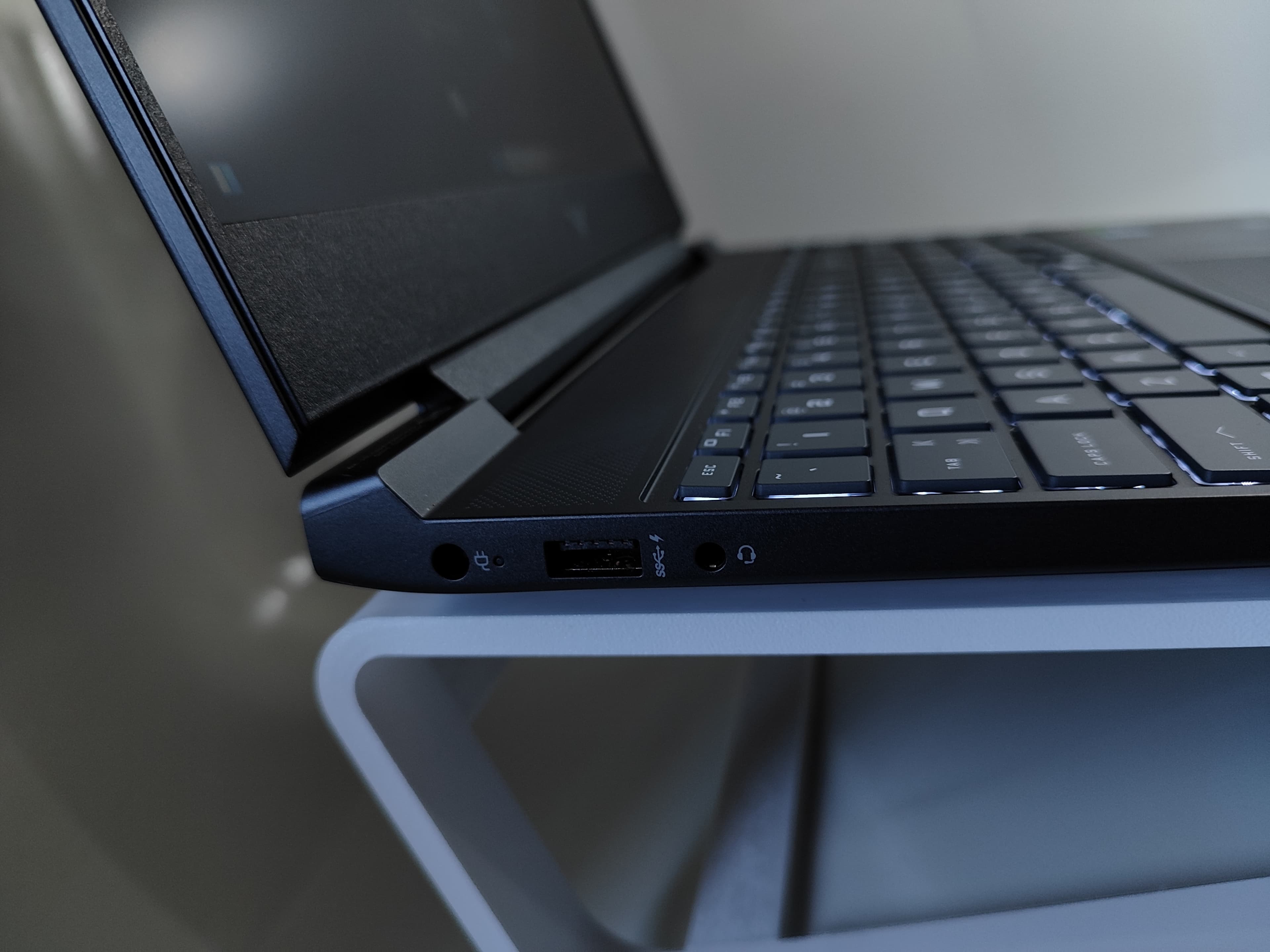 Laptop HP | 13th Gen Intel Core i5-13420H | NVIDIA GeForce RTX 4050 Laptop GPU (6.0GB) + Intel(R) UHD Graphics (2.0GB) | 32GB RAM | 512GB NVME - Miniatura 2