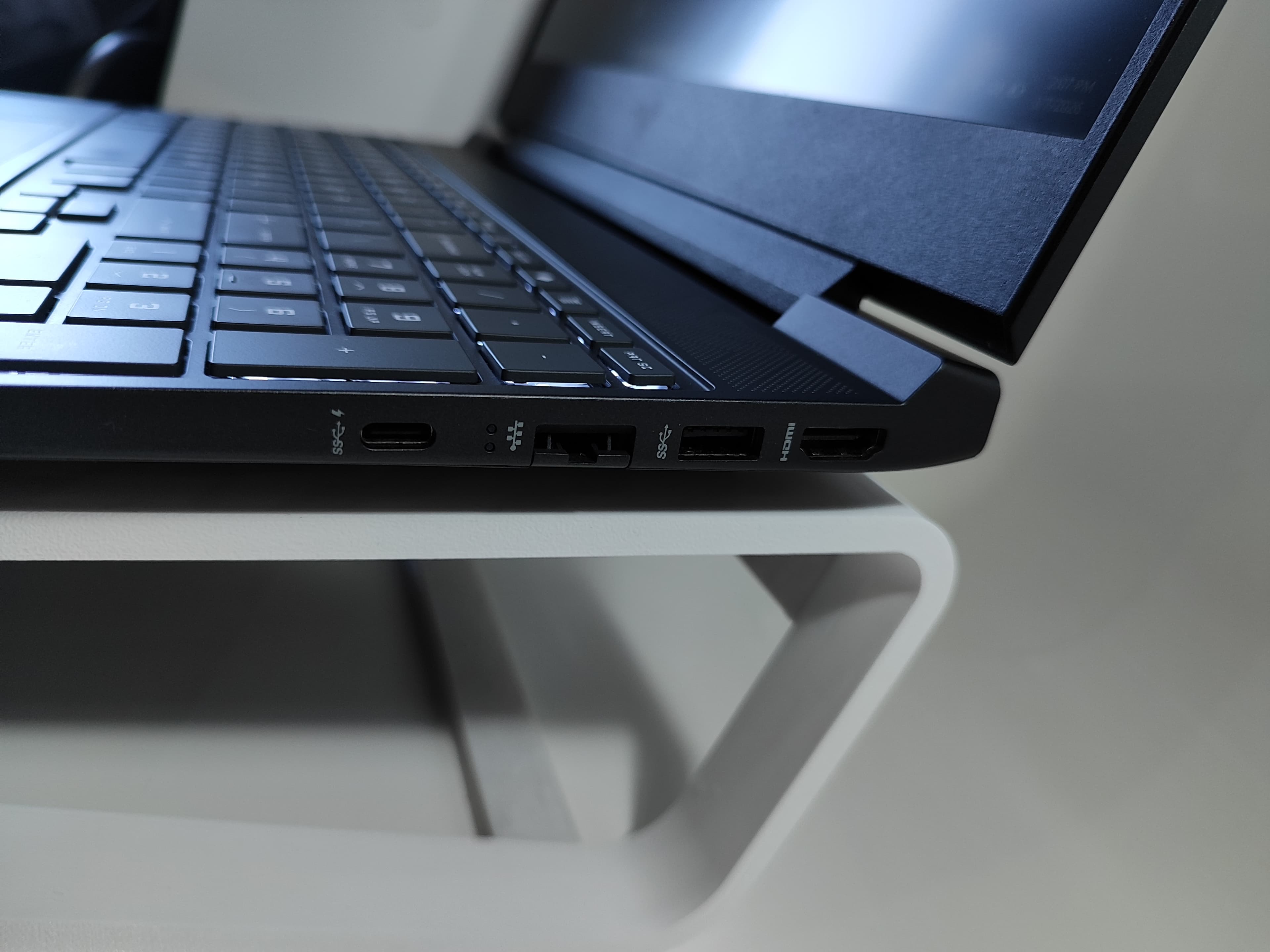 Laptop HP | 13th Gen Intel Core i5-13420H | NVIDIA GeForce RTX 4050 Laptop GPU (6.0GB) + Intel(R) UHD Graphics (2.0GB) | 32GB RAM | 512GB NVME - Miniatura 3