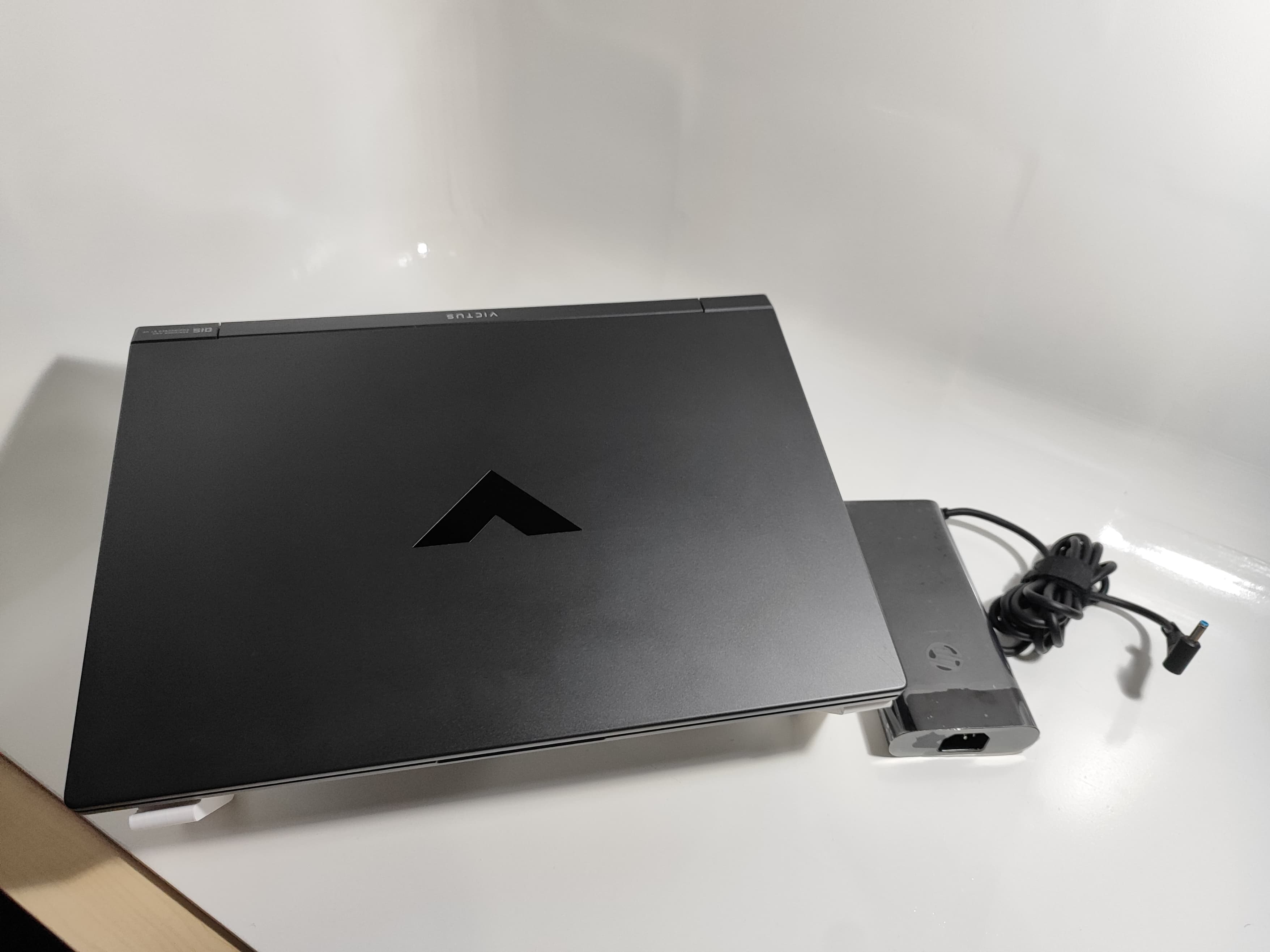 Laptop HP | AMD Ryzen AI 7 350 w/ Radeon 860M | NVIDIA GeForce RTX 5060 Laptop GPU (8.0GB) + AMD Radeon(TM) 860M Graphics (512MB) | 16GB RAM | 1TB NVME - Miniatura 4