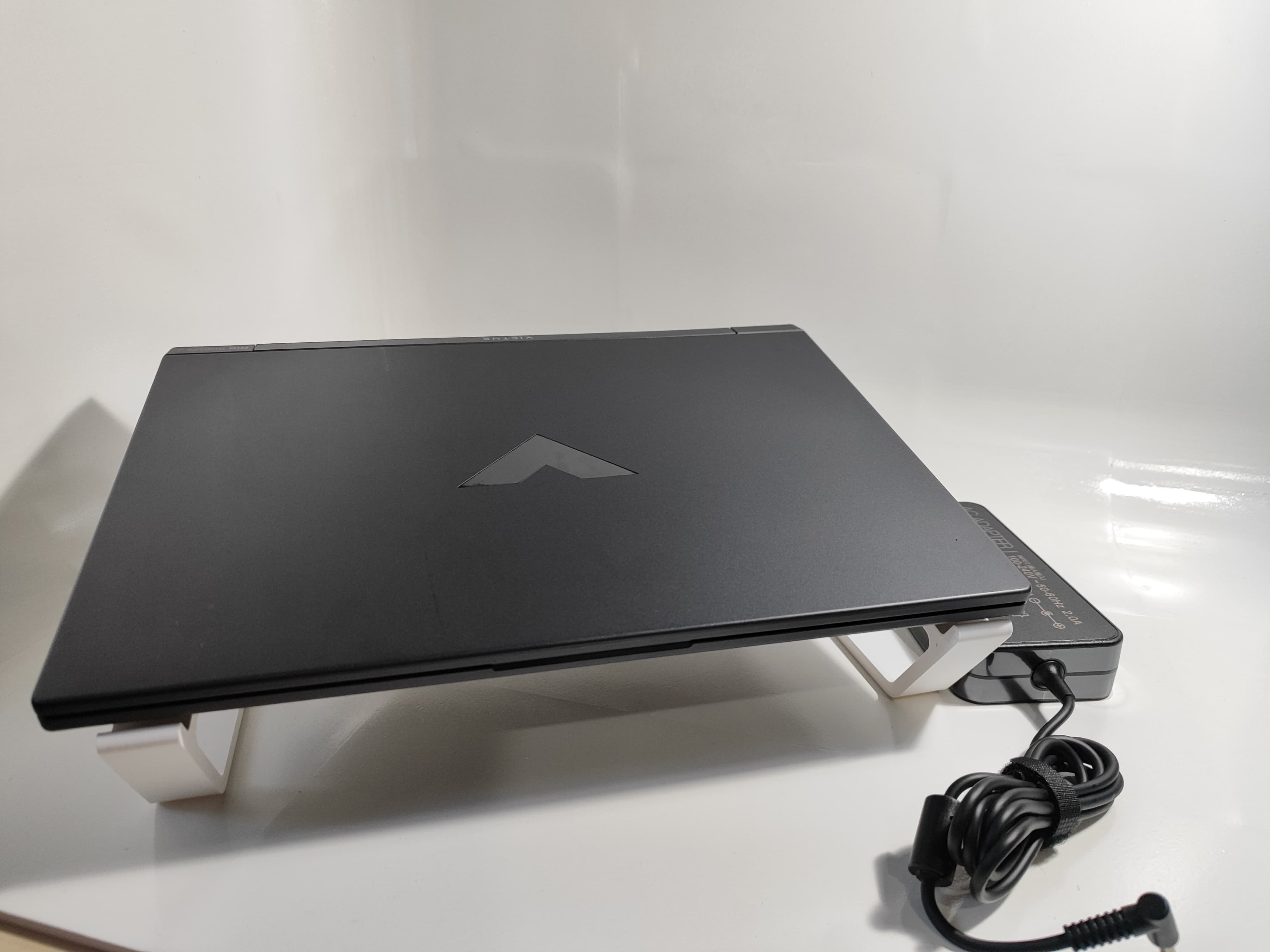 Laptop HP | AMD Ryzen 5 8645HS w/ Radeon 760M Graphics | NVIDIA GeForce RTX 4050 Laptop GPU (6.0GB) + AMD Radeon(TM) Graphics (512MB) | 8GB RAM | 512GB NVME - Miniatura 2