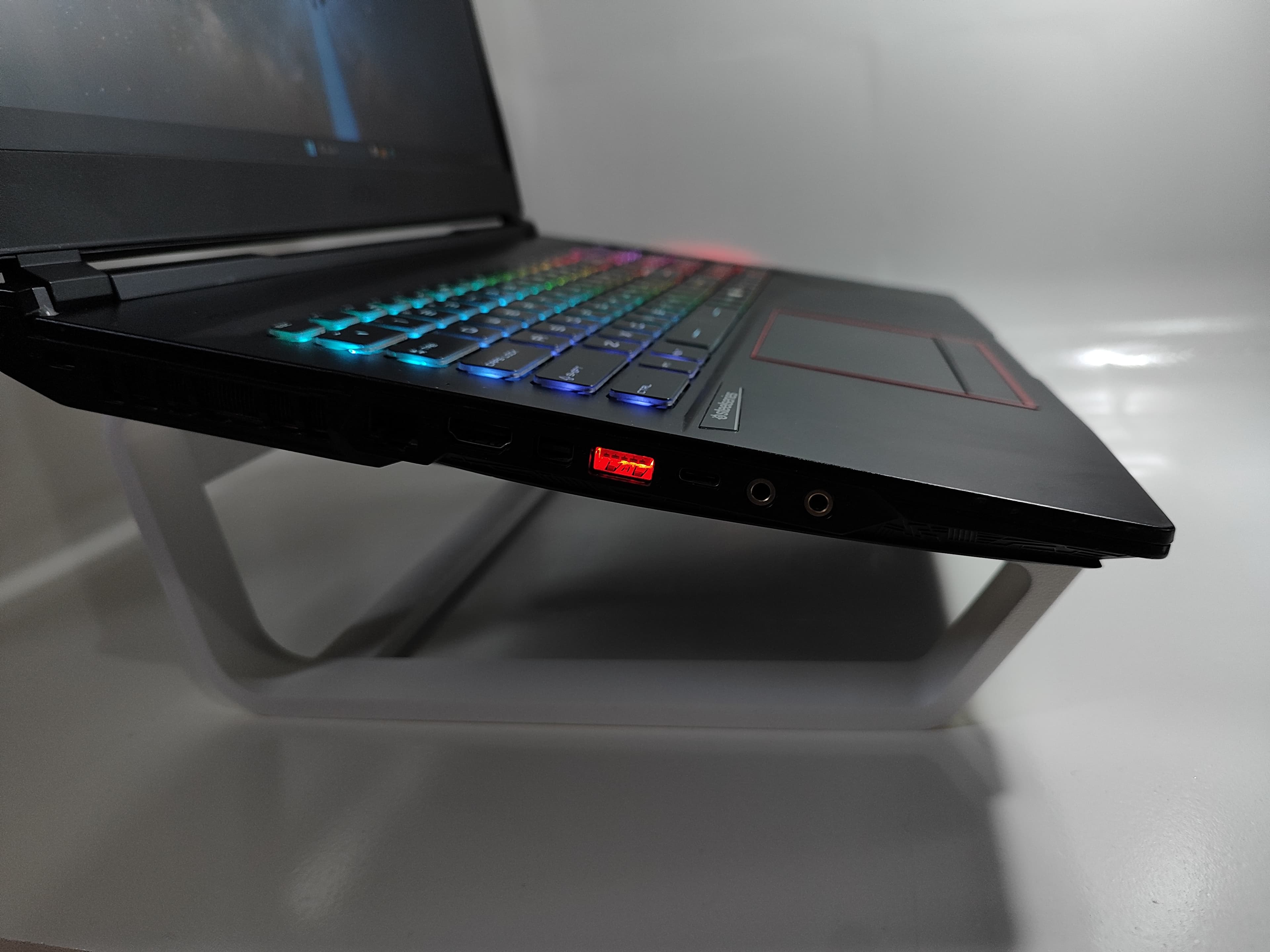 Laptop MSI | Intel Core i7-10750H @ 2.60GHz | NVIDIA GeForce RTX 2070 (8.0GB) + Intel(R) UHD Graphics (1.0GB) | 64GB RAM | 512GB NVME - Miniatura 2
