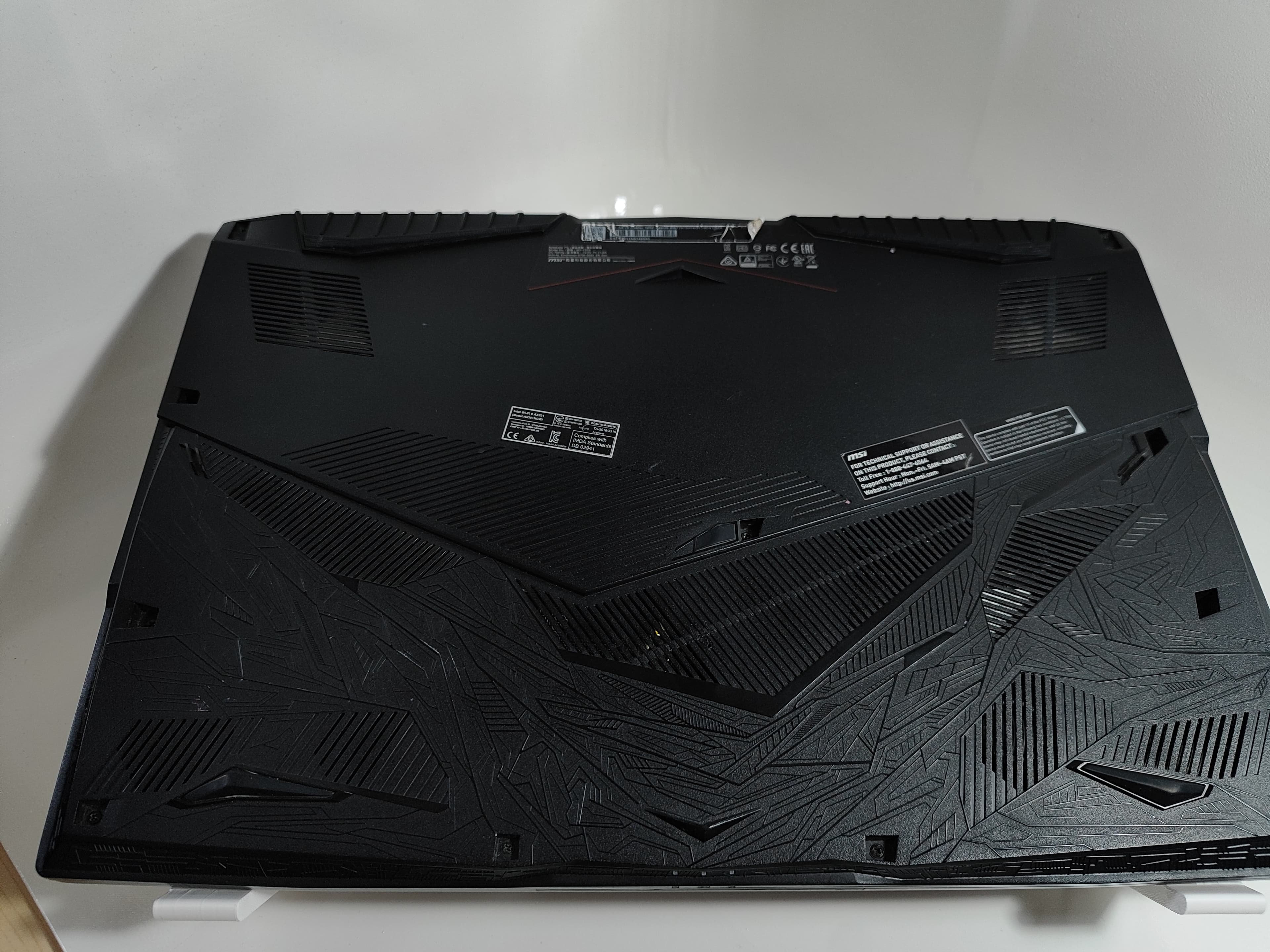 Laptop MSI | Intel Core i7-10750H @ 2.60GHz | NVIDIA GeForce RTX 2070 (8.0GB) + Intel(R) UHD Graphics (1.0GB) | 64GB RAM | 512GB NVME - Miniatura 6