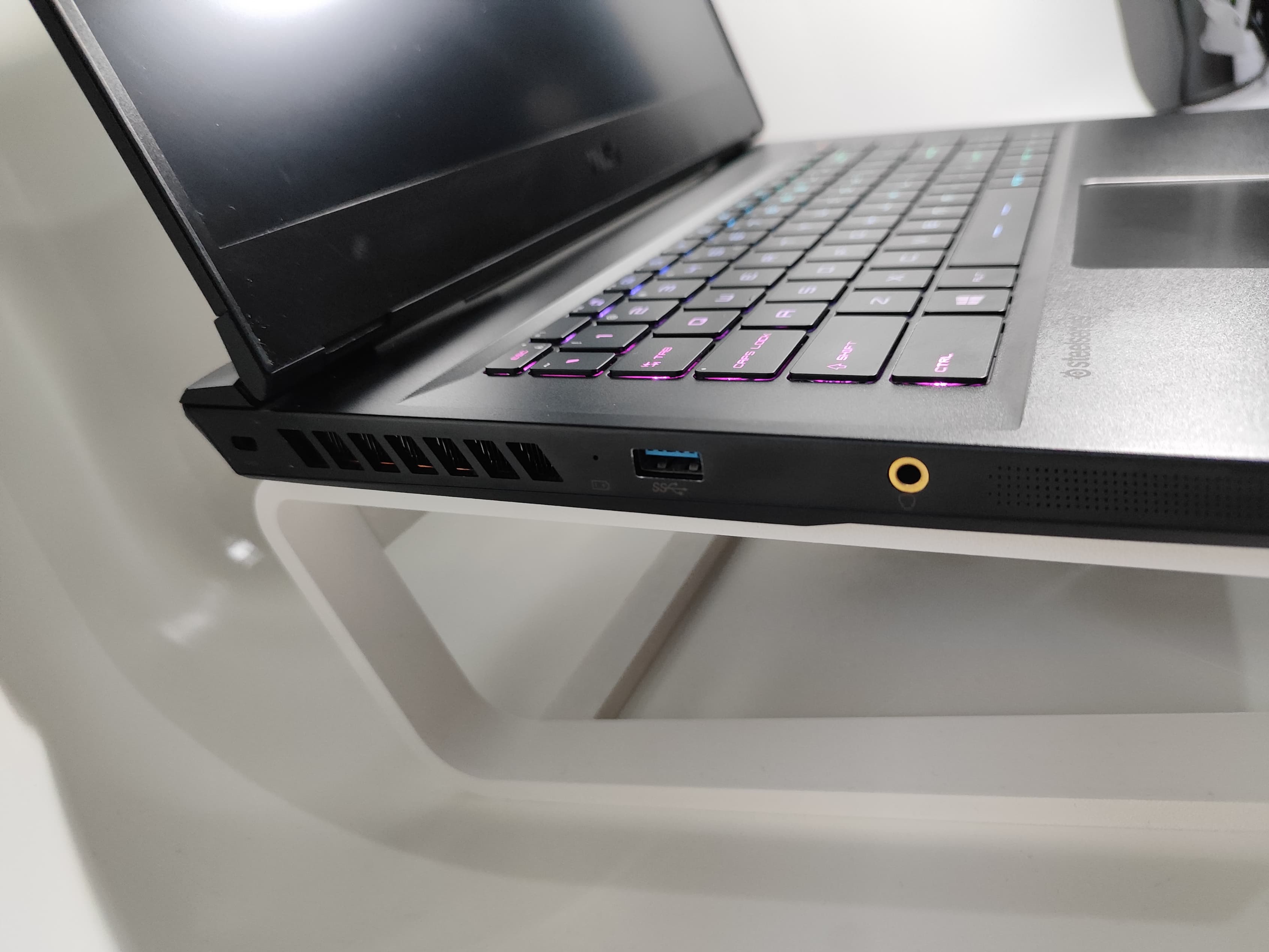 Laptop MSI | 11th Gen Intel Core i7-11800H @ 2.30GHz | NVIDIA GeForce RTX 3080 Laptop GPU (8.0GB) + Intel(R) UHD Graphics (1.0GB) | 16GB RAM | 512GB NVME - Miniatura 2