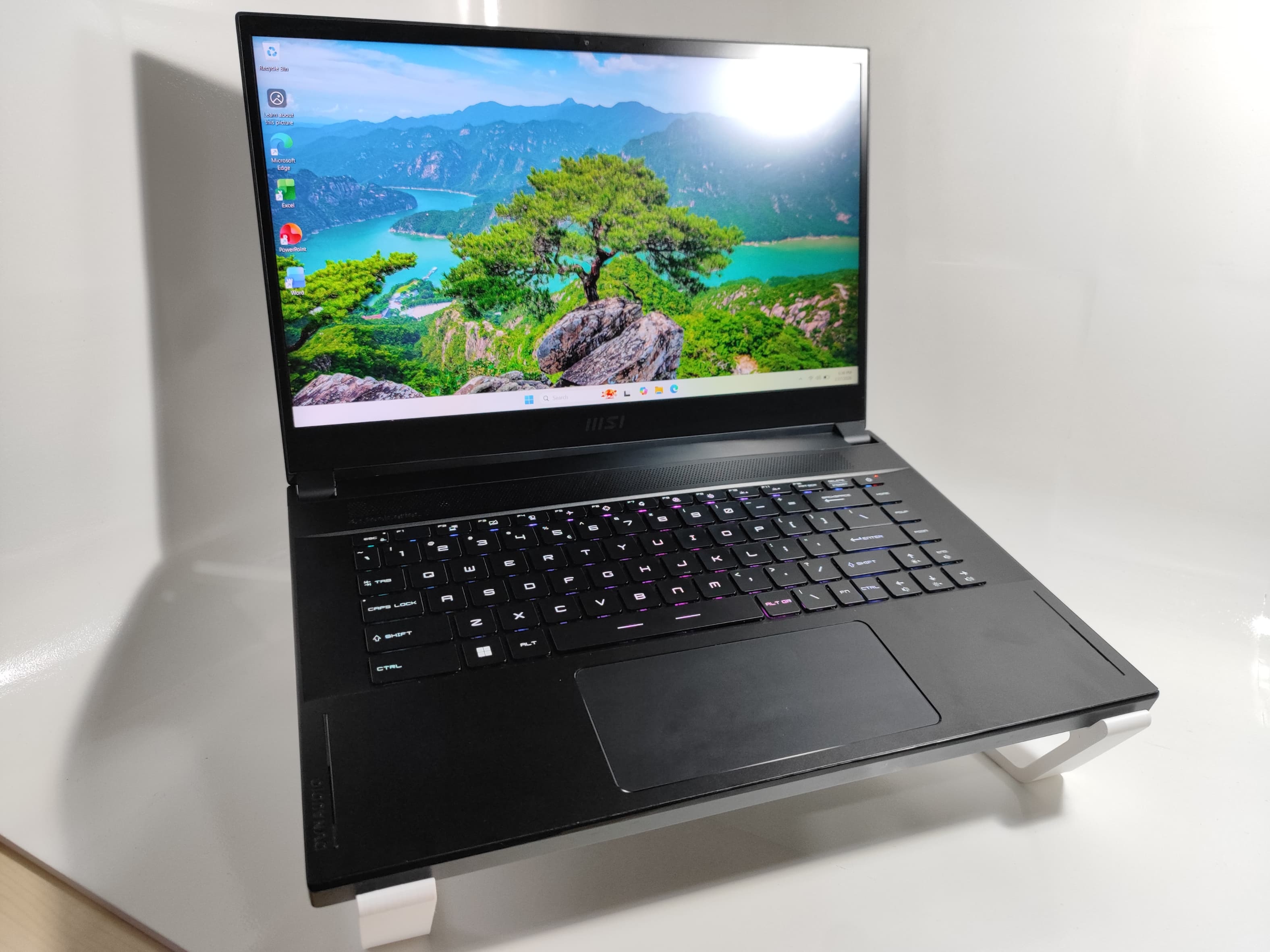 Laptop MSI | 11th Gen Intel Core i9-11900H @ 2.50GHz | NVIDIA GeForce RTX 3080 Laptop GPU (16.0GB) + Intel(R) UHD Graphics (2.0GB) | 32GB RAM | 1TB NVME