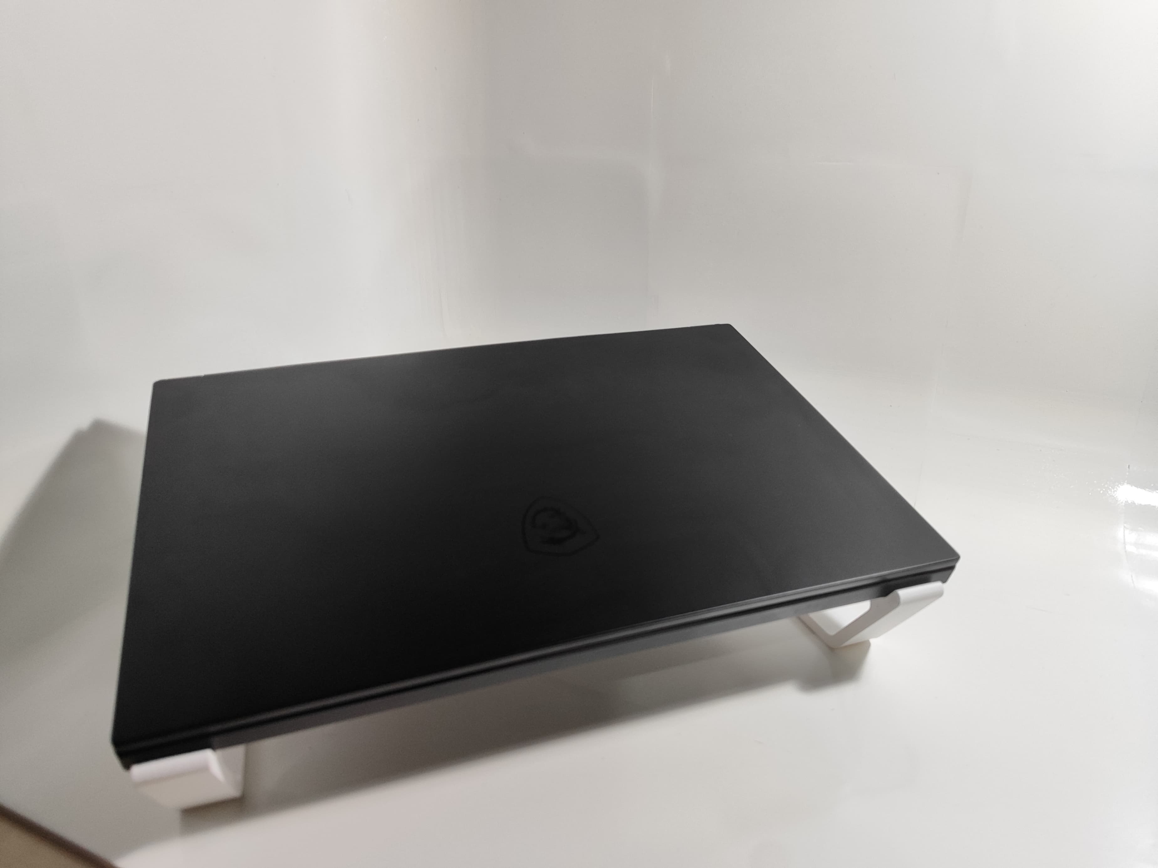 Laptop MSI | 11th Gen Intel Core i9-11900H @ 2.50GHz | NVIDIA GeForce RTX 3080 Laptop GPU (16.0GB) + Intel(R) UHD Graphics (2.0GB) | 32GB RAM | 1TB NVME - Miniatura 4