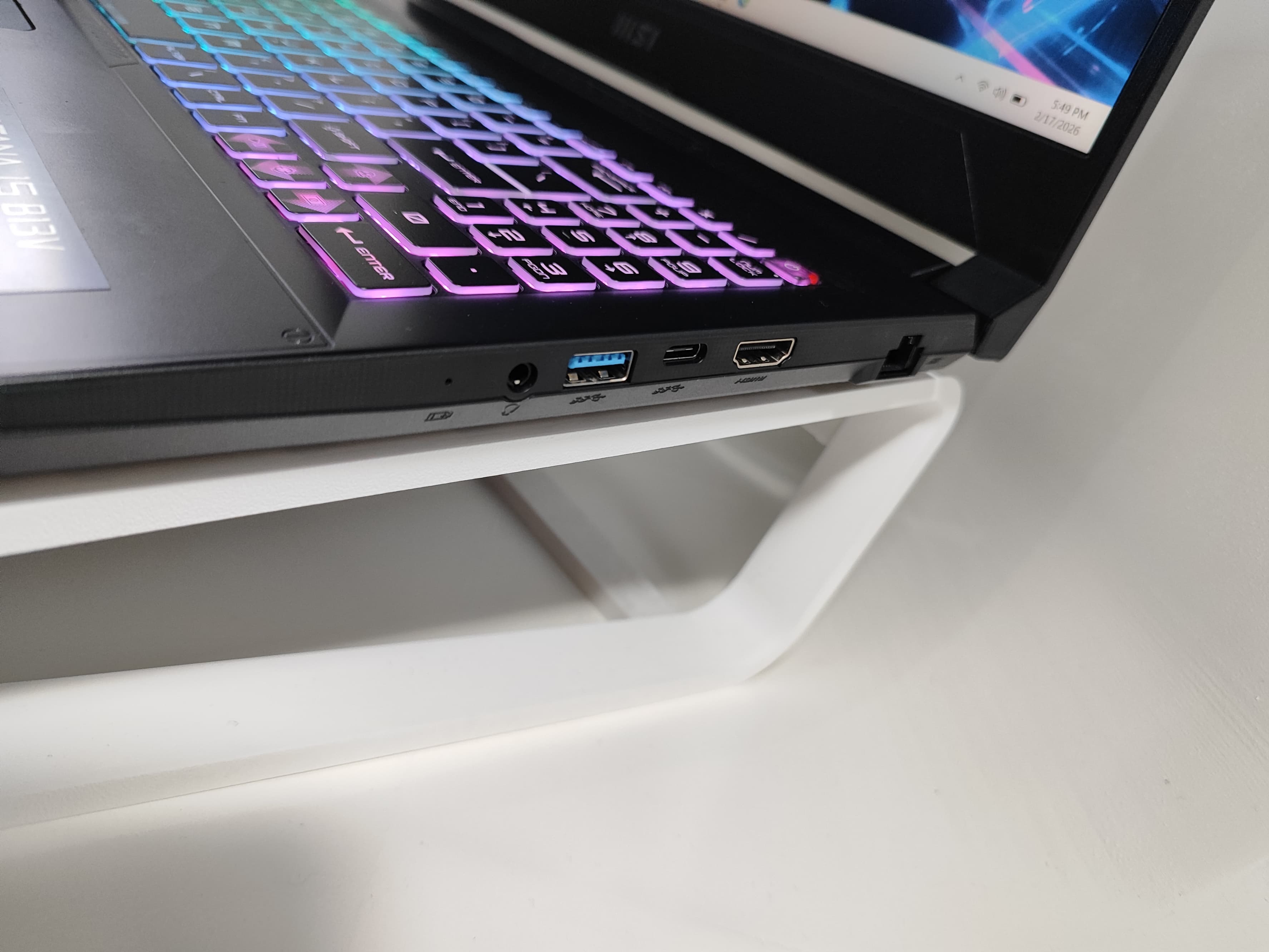 Laptop MSI | 13th Gen Intel Core i7-13620H | NVIDIA GeForce RTX 4060 Laptop GPU (8.0GB) + Intel(R) UHD Graphics (1.0GB) | 16GB RAM | 1TB NVME - Miniatura 3