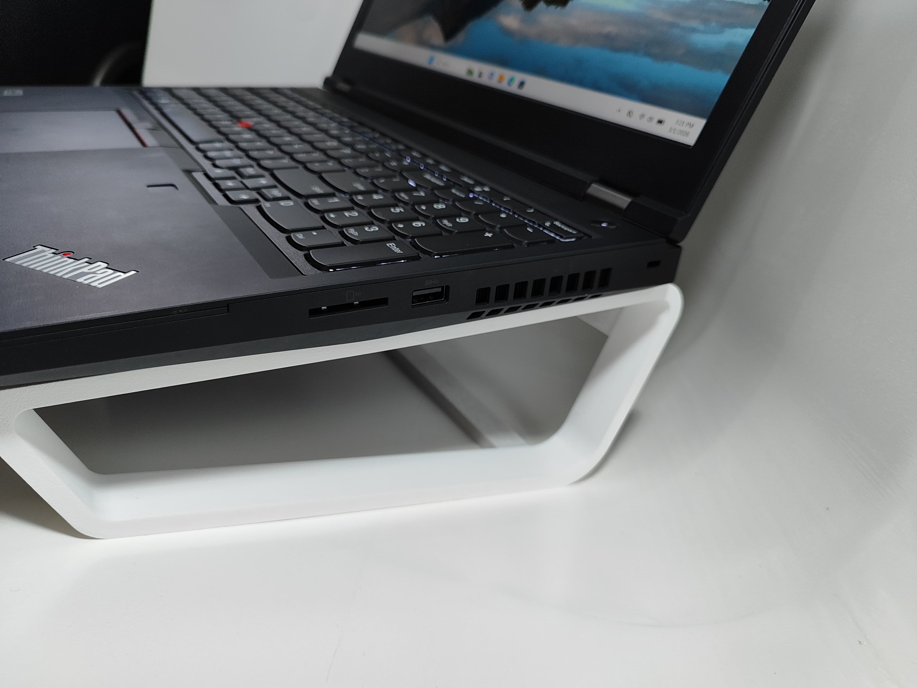 Laptop Lenovo | Intel Core i7-10850H @ 2.70GHz | NVIDIA GeForce RTX 2070 Super with Max-Q Design (8.0GB) + Intel(R) UHD Graphics (1.0GB) | 16GB RAM | 512GB NVME - Miniatura 3